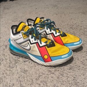 Nike LeBron 18 Stewie Griffin Size 11.5